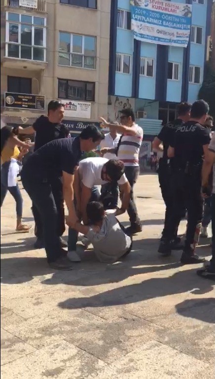Denizli’de kimlik göstermeyen şahıslar gözaltına alındı 