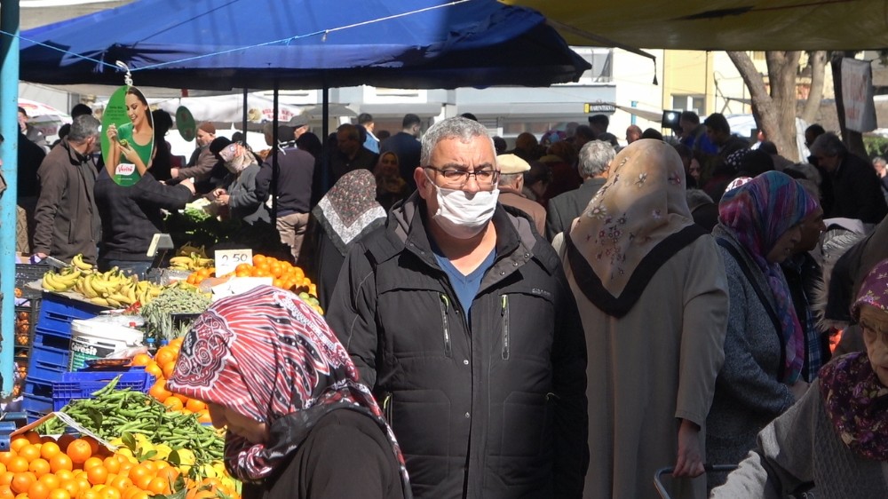 Denizli’de korona virüs endişesi semt pazarlarını da vurdu 