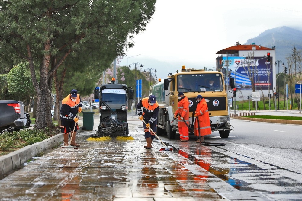 Denizli’de korona virüse karşı mücadele aralıksız devam ediyor 