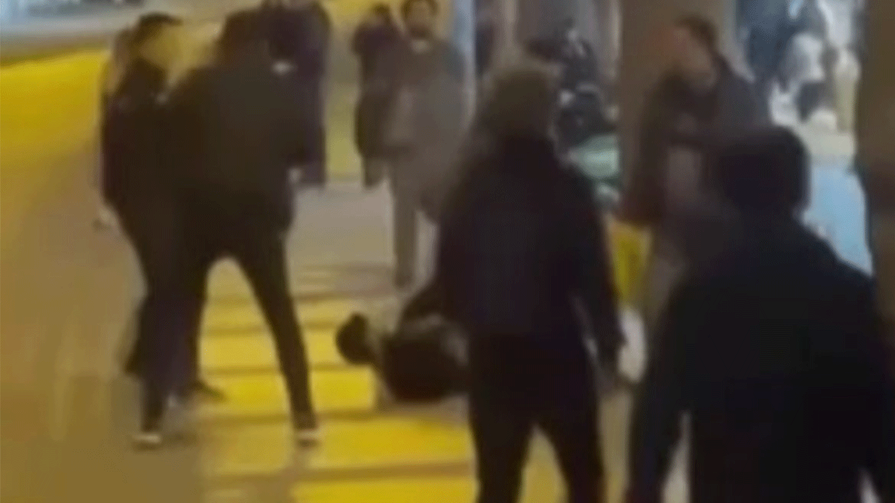 Denizli'de laf atma kavgasında kan aktı!