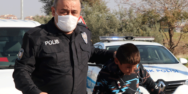 Denizli'de lastikleri kapanla patlatılarak durdurulan plakasız minibüsten iki çocuk çıktı