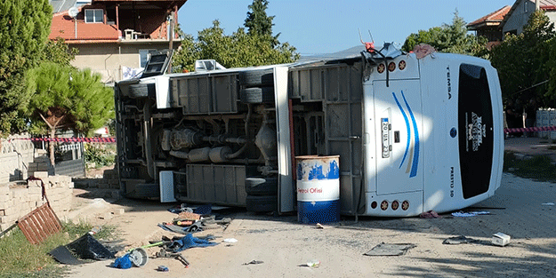 Denizli'de midibüsle tırın çarpışması sonucu 17 işçi yaralandı