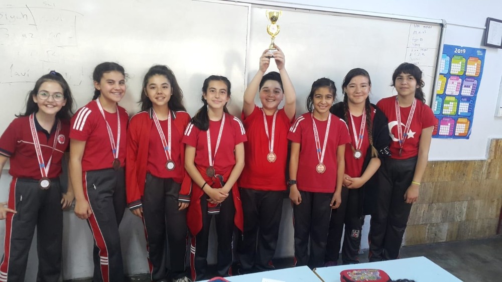 Denizli’de ‘Okullar Arası Küçükler Tenis Turnuvası’ sona erdi 