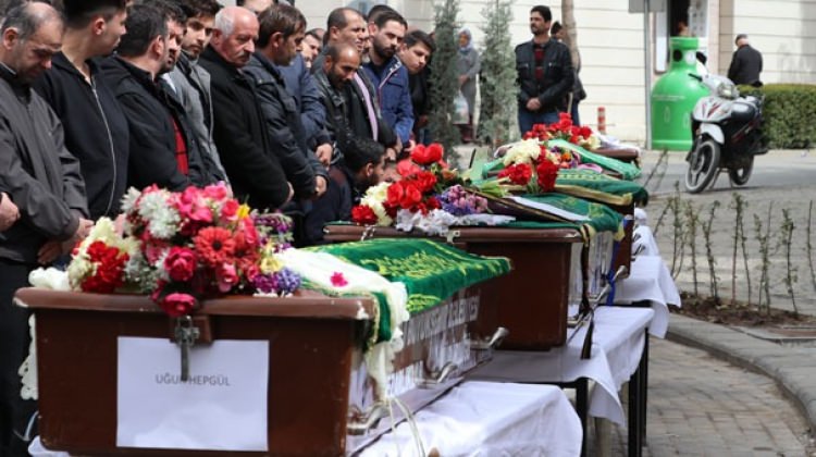 Denizli'de ölen 5 gencin cenazesinde gözyaşları sel oldu
