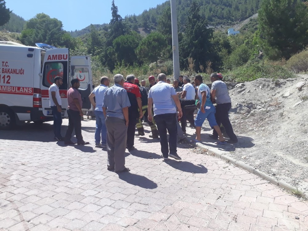 Denizli’de otomobil uçurumdan düştü: 1 yaralı 