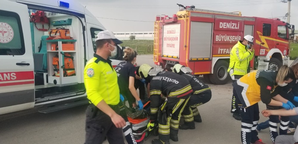 Denizli’de trafik kazası: 2 yaralı 