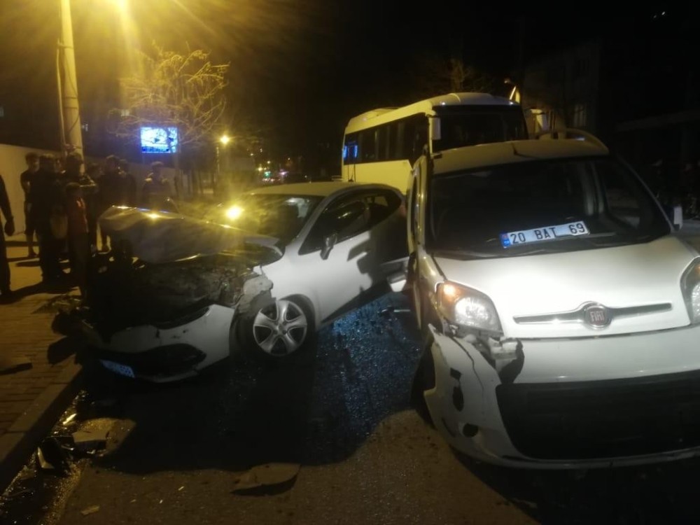 Denizli’de trafik kazası: 4 yaralı 