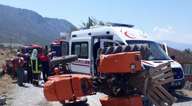 Denizli'de traktör devrildi: 1 kişi öldü, 2 kişi yaralandı