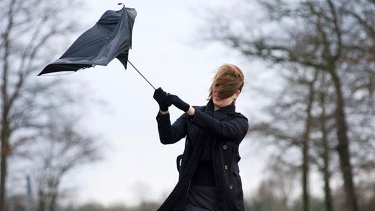 Denizli’de yaşayanlar dikkat! Şiddetli fırtına uyarısı geldi