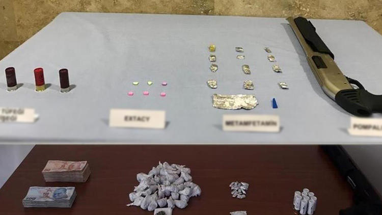 Denizli'deki uyuşturucu baskını! 5 kişi tutuklandı