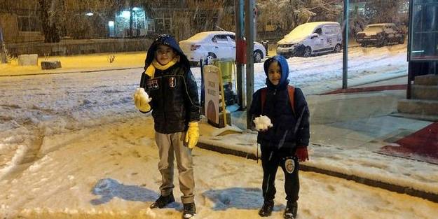 Denizli'nin bir ilçesinde eğitime kar engeli