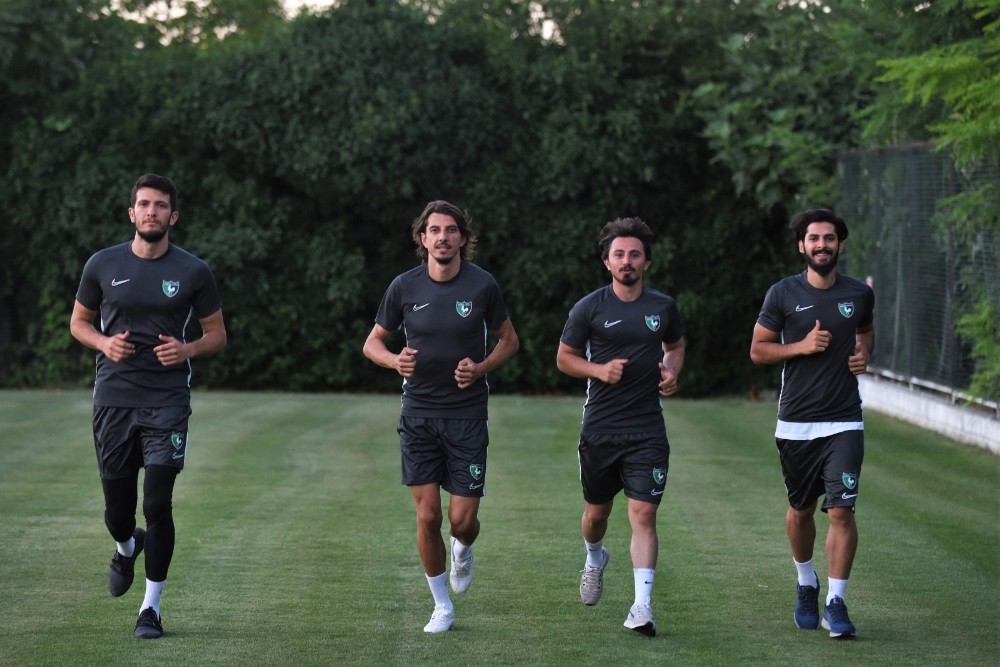 Denizlispor ilk antrenmanını yaptı 