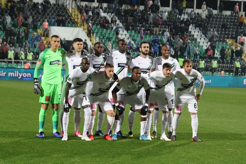 Denizlispor ligin ilk yarısını 22 puan ile 11. sırada tamamladı 