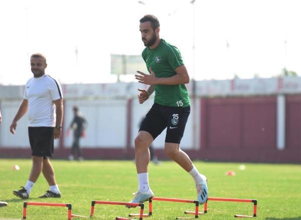 Denizlispor süresiz kadro dışı bıraktığı Oğuz Yılmaz ile anlaşmaya vardı 