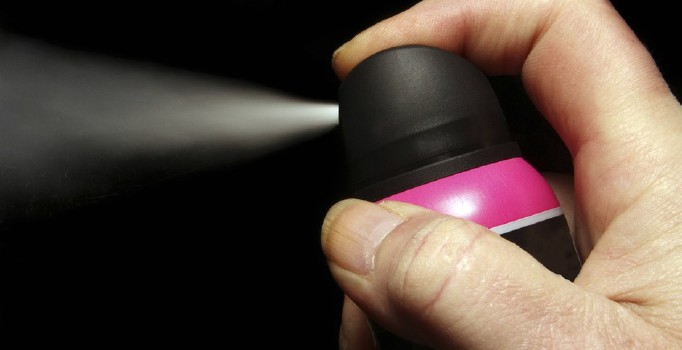 Deodorant koklayan çocuk öldü