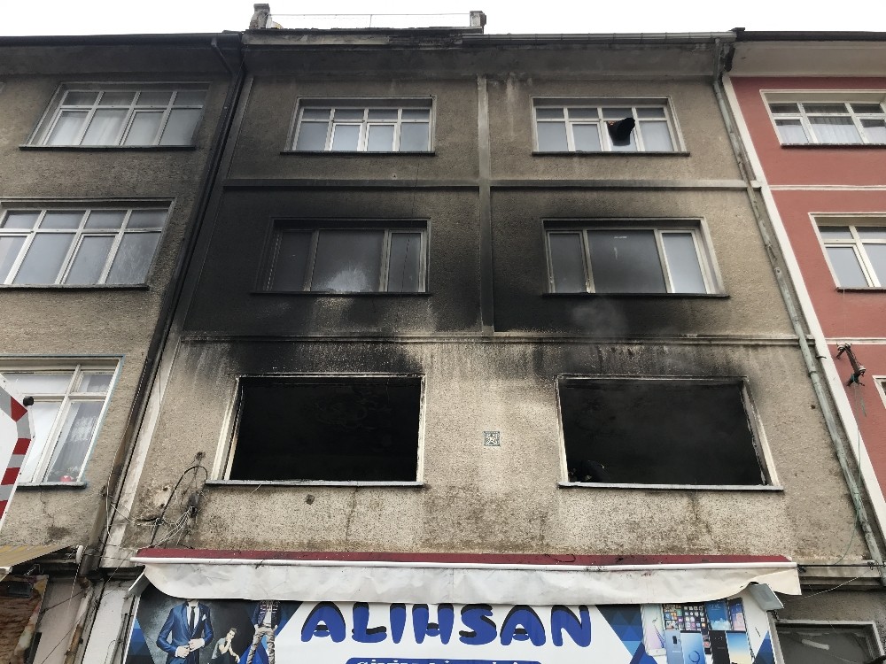 Depo olarak kullanılan evde yangın 