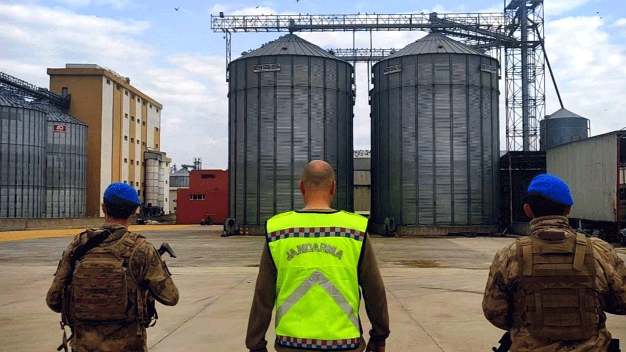 Depolarına emanet edilen 40 bin ton hububatı satmışlar! 710 milyonluk malvarlıklarına el konulan 9 kişi tutuklandı