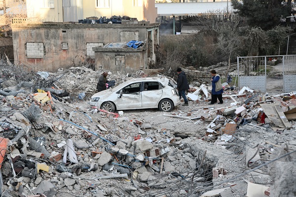 Deprem acısı iki ezeli rakibi ortak maçta buluşturuyor!