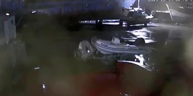 Deprem anına ilişkin yeni görüntüler ortaya çıktı! Gece gündüze döndü