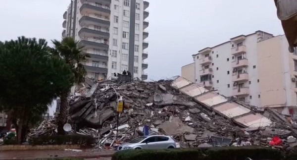 Deprem anında hangi dualar okunur? Deprem duası okunuşu anlamı