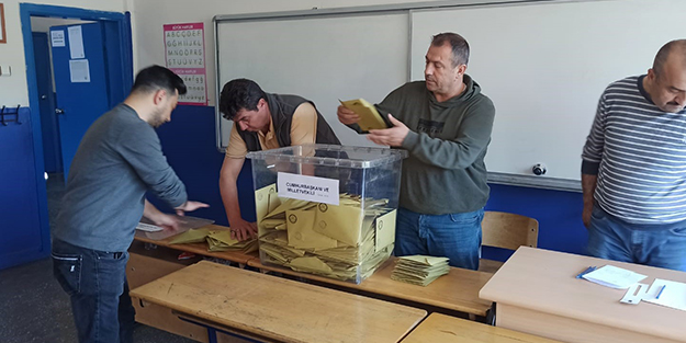 Deprem bölgesi Kahramanmaraş'ta oylar sayılmaya başlandı