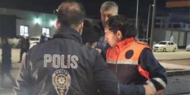 Deprem bölgesinde AFAD üniformasını giyip bakın ne yaptılar! Yok böyle skandal