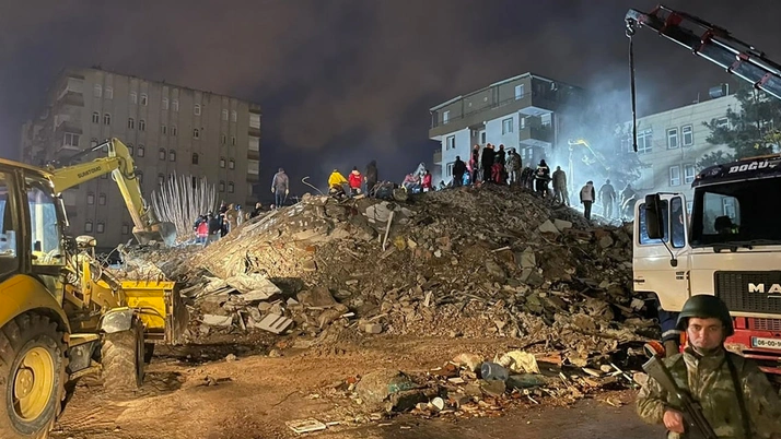 Deprem bölgesinde bunu yaptılar! Devlet bunların tepesine binmeli