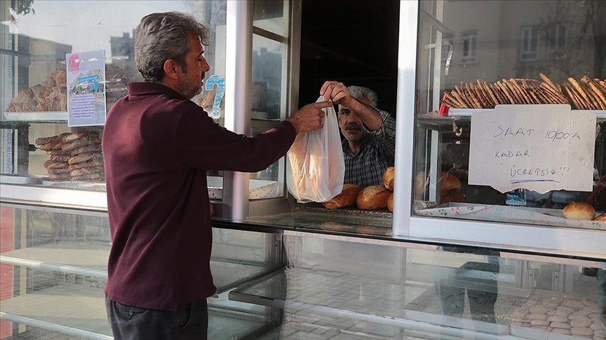 Deprem bölgesinde esnaf halkın hizmetinde