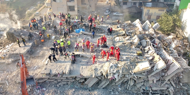 Deprem bölgesinde hasarlı evi olanlara uyarı: Bunu yapmayın