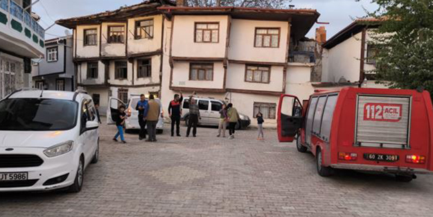 Deprem bölgesindeki köprü ve yollarda olumsuz bir duruma rastlanmadı