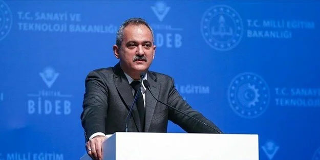 Deprem bölgesindeki okullarda devam şartı! Bakan Özer tek tek canlı yayınında açıkladı! Yeni karar