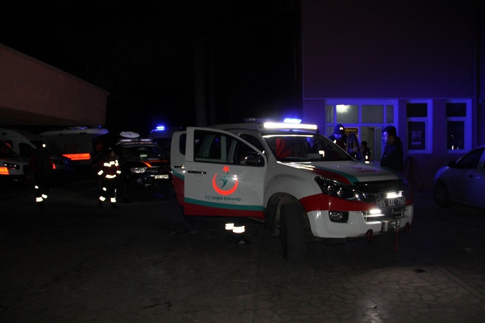 Deprem bölgesine Amasya’dan destek personeli gönderildi. 