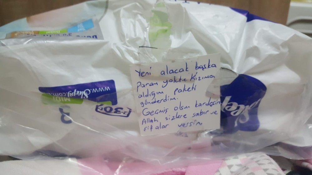 Deprem bölgesine gönderilen yardım kolisinde annenin duygulandıran notu 
