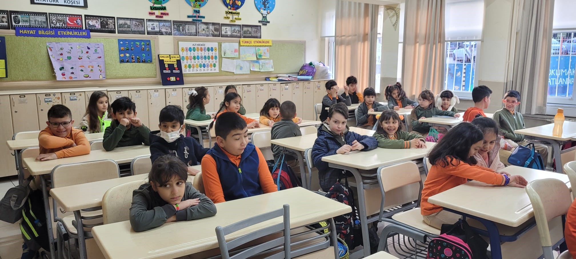 Deprem nedeniyle verilen aranın ardından 71 ilde öğrenciler ders başı yaptı