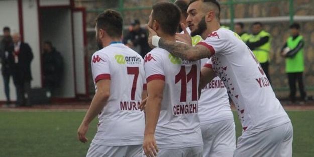 Deprem sonrası efsane kulüpten flaş karar! Ligden çekiliyor