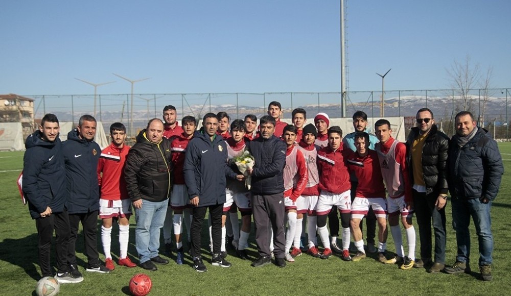 Deprem sonrası Eskişehirspor’dan Elazığspor’a destek 