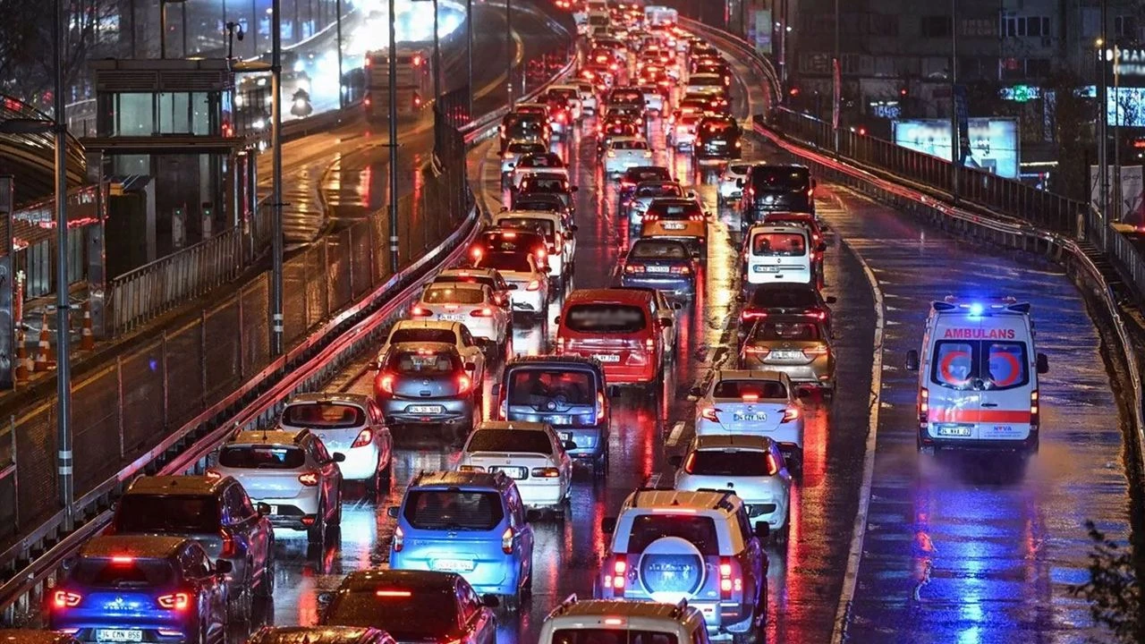 Deprem sonrası İstanbul'da kaçış yoğunluğu