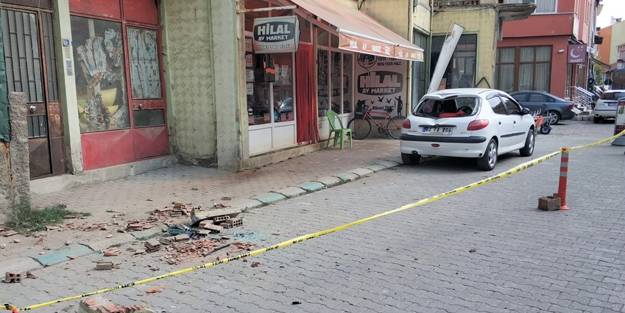 Deprem sonrasında 29 artçı sarsıntı kaydedildi