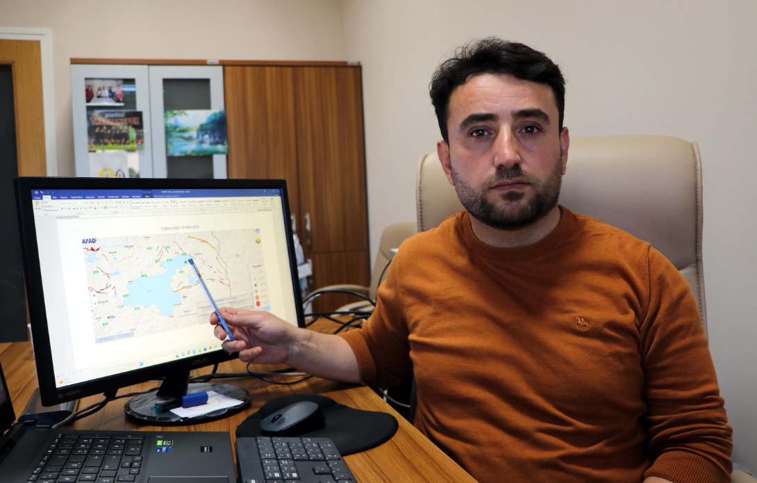 Deprem Uzmanı Doç. Dr. Hamdi Alkan harita üzerinden uyarmıştı. Van’da 30 yıllık büyük deprem" döngüsü gerçekleşti