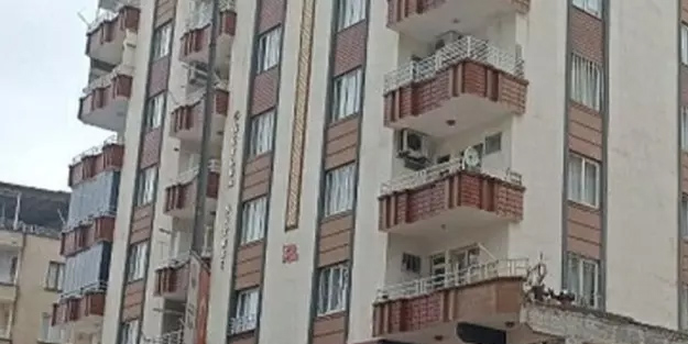 Depremde 51 kişiye mezar olan apartmanda şaşkına çeviren gerçek: buraya gelecekler onay almalı