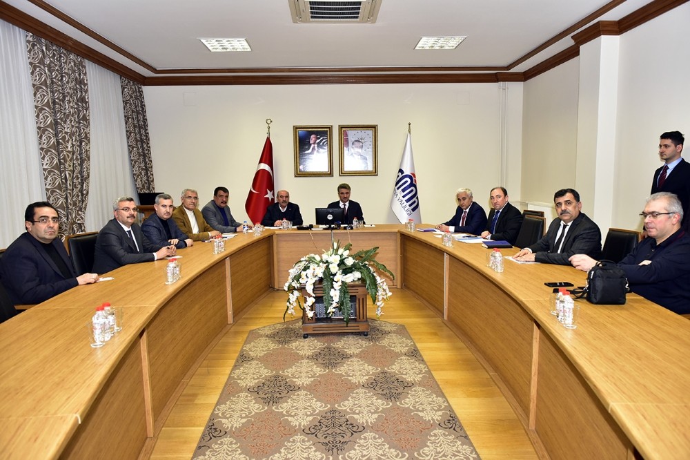 Depremde ağır hasar alan 37 bina yıkılacak 