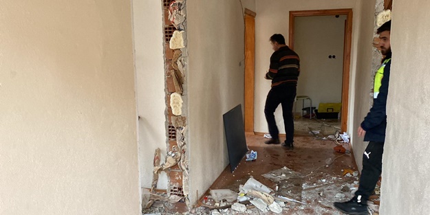 Depremde ağır hasar gördüler! Düzce'de yıkım sürüyor