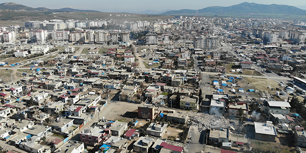 Depremde büyük yıkımın yaşandığı ilçenin tamamı yeniden inşa edilecek