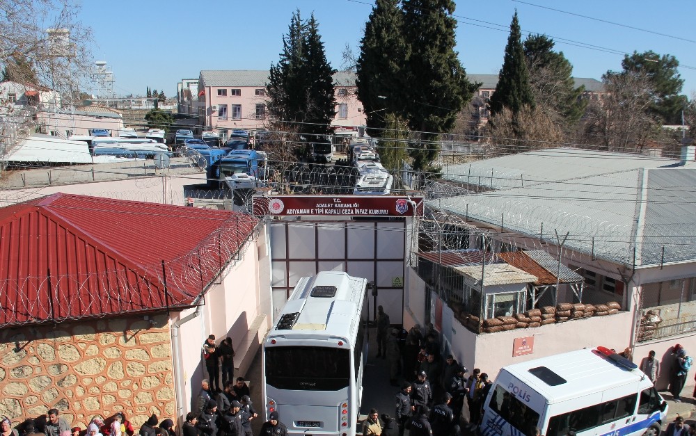 Depremde hasar gören cezaevi tamamen boşaltıldı 