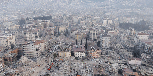 Depremde hayatını kaybeden 4 Azerbaycanlı öğrencinin cenazesi Bakü'ye getirildi