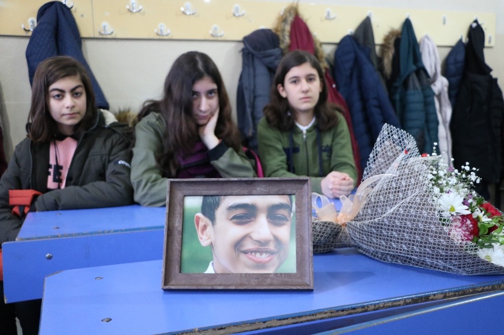 Deprem’de ölen Miraç Can’ın sınıfında hüzünlü ders 