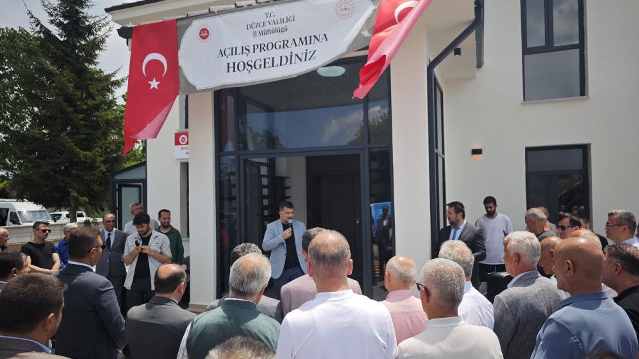 Depremde yıkılan cami yeniden inşa edildi