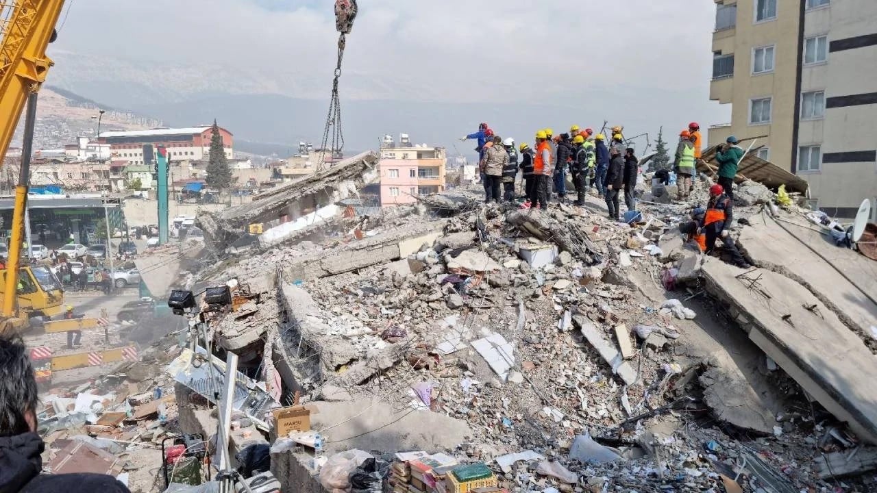 Depremde yıkılan Özelif Sitesi'ine ilişkin davada son durum!