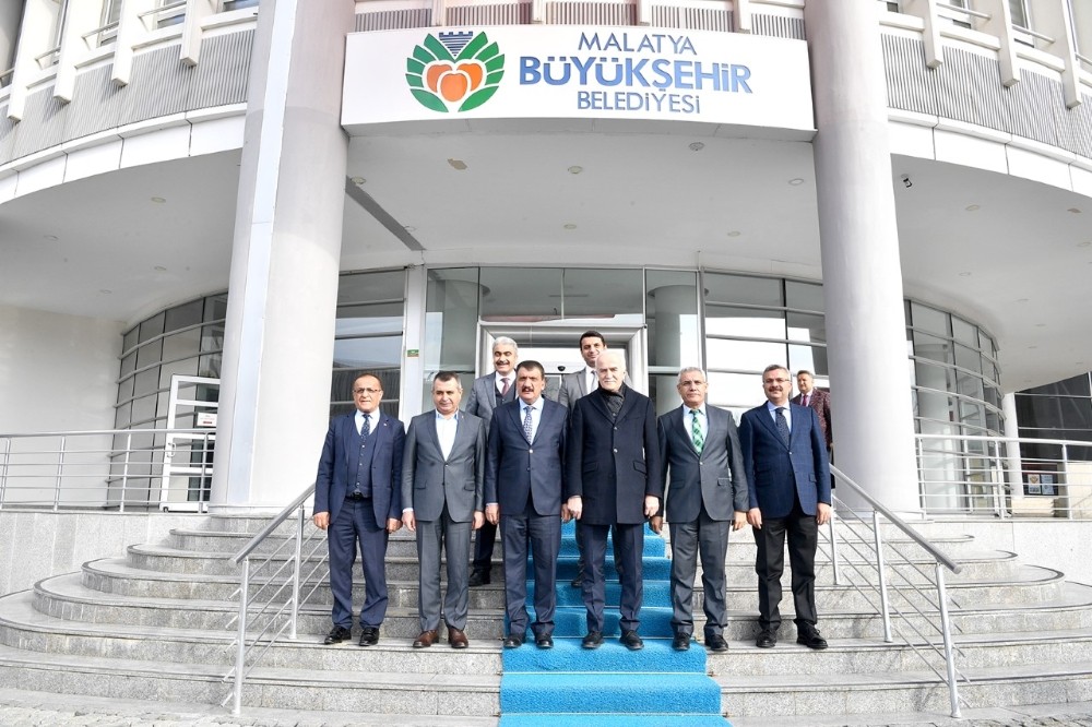 Depremde zarar gören vakıf eserlerinin onarımı 