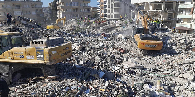 Depremden 215 gün sonra enkazda cansız beden bulundu
